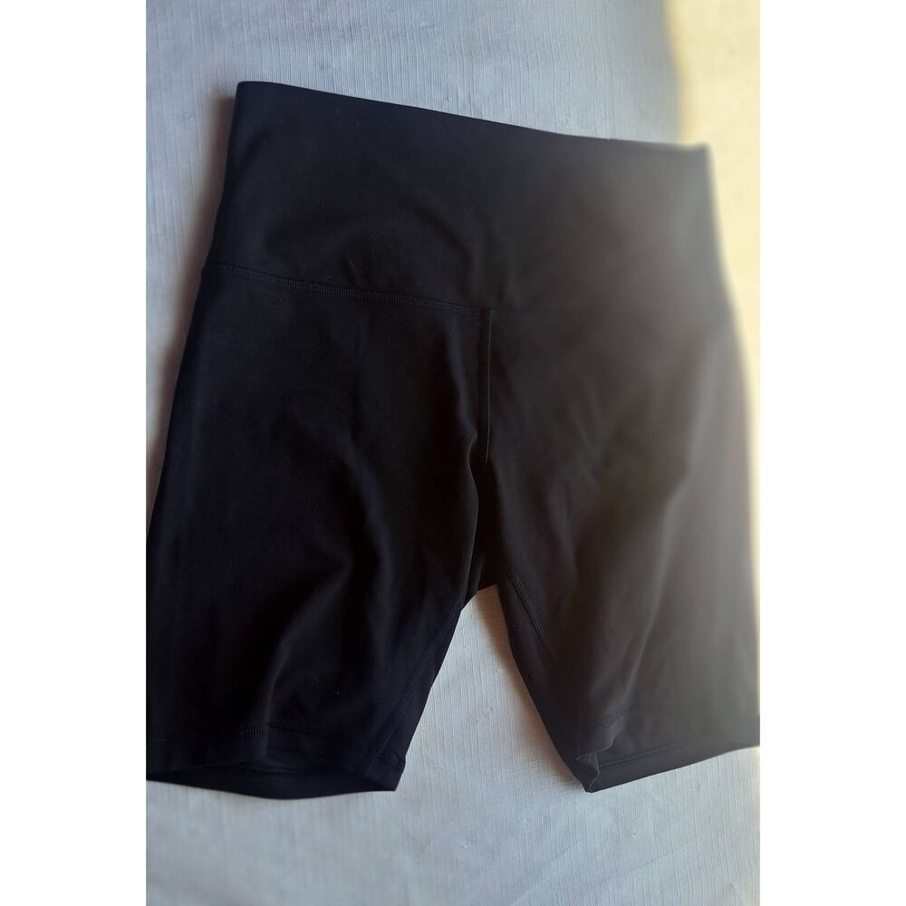 Lululemon Women’s Black High Rise Biker Shorts Size 8 Nylon Lycra Athletic Yoga